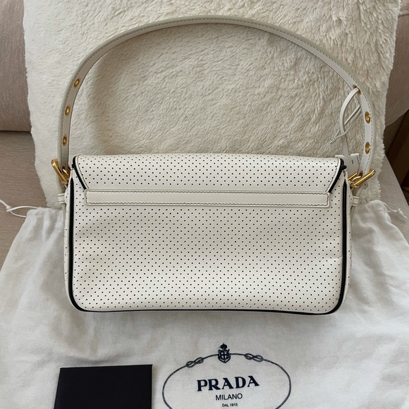 Prada white leather shoulder bag/clutch - Picture 3 of 11